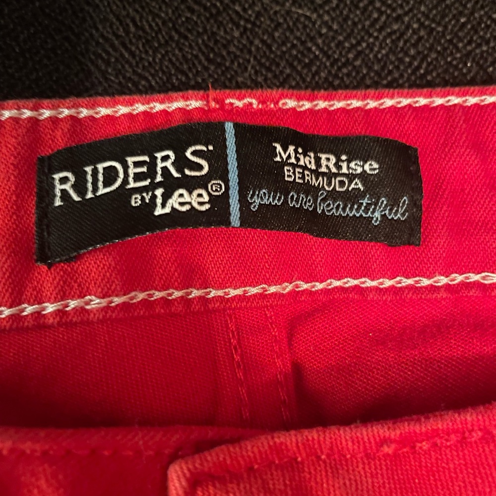 Riders by Lee women’s Bermuda shorts. - Picture 3 of 5